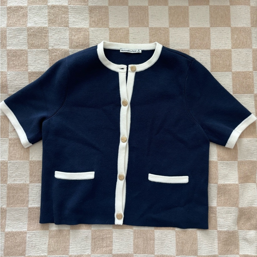 M Abercrombie & Fitch short sleeve cardigan/sweater